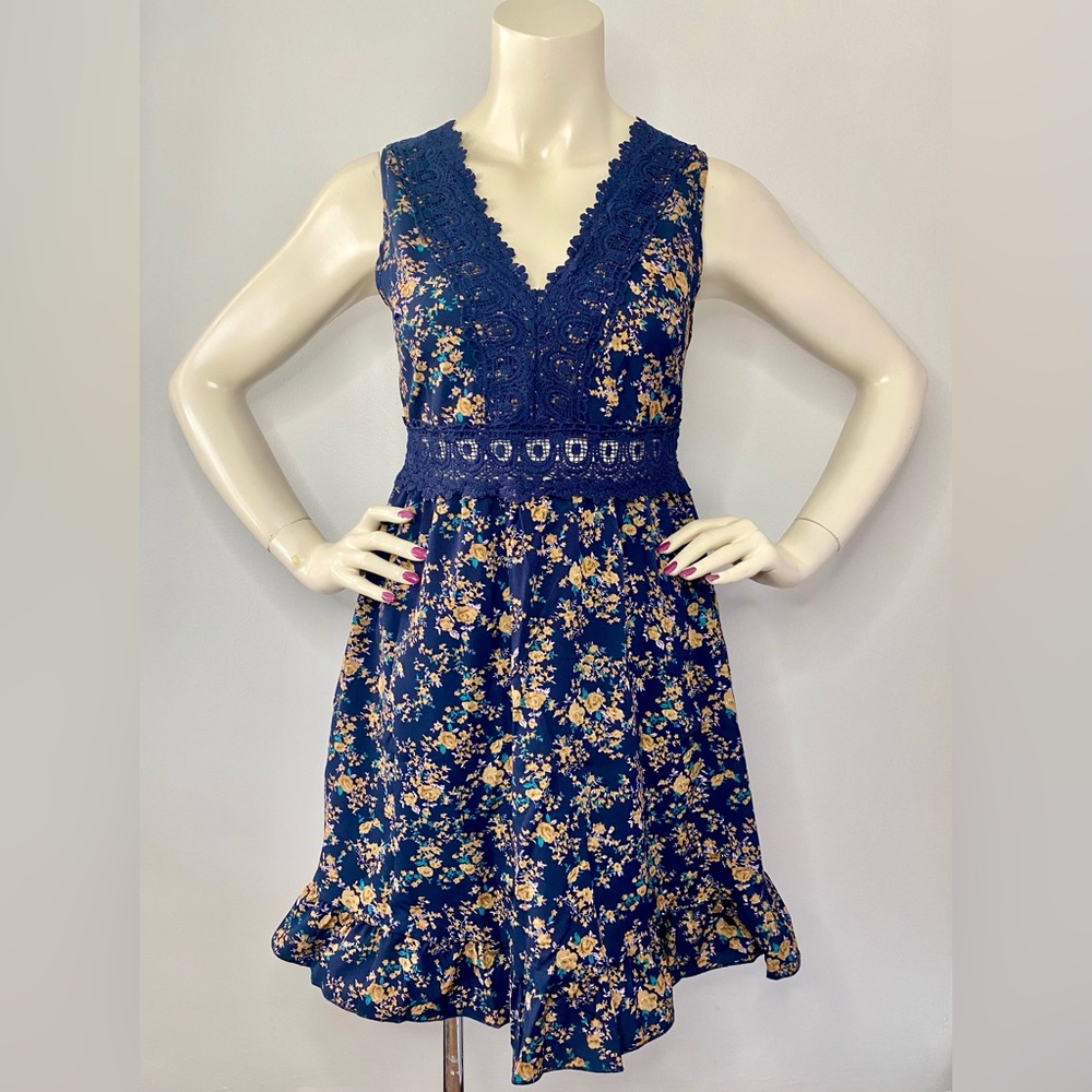 Lace V-Neck Flowy Floral Navy Dress Sz Small